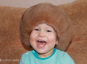 Дали шапку поносить, стал я сразу всех смешить)