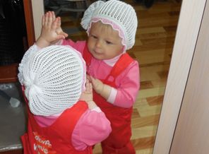 прихорашивается)))