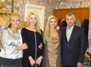 моя семья(муж фотает)))))