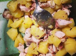 Салат из картофеля и осьминога