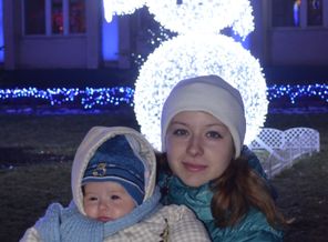 Снеговик с олимпийским огнем...