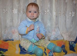 всё тянем в рот