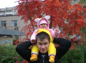 Наша принцесса верхом на папе!