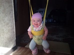 Варвара учится прыгать