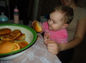Ммм.. приехали к бабушке на пирожки)))