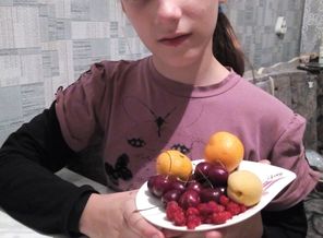 позирует.  Ангелина.