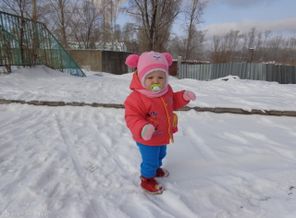 Вышли на улицу топтать первый снег!