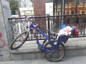 Иногда на вело прогулке мы спим.