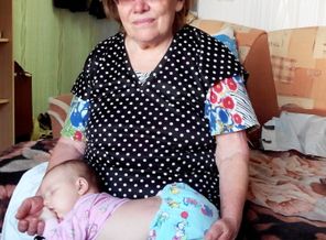при любой маленькой возможности поспать- мы спим)))