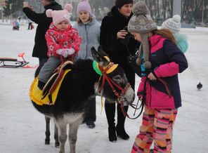 просто обожаю кататься на лошадях