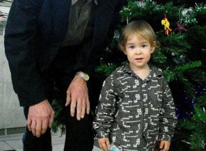 Дед Сергей и внучок восьмой Савва, родились в один день с разницей 73 года)