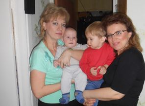 С Бабушками и братом)))