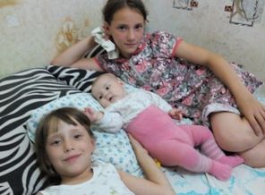 наши девчонки.