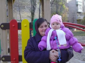 с бабулей на прогулке
