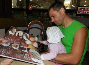 Это вам не хухры мы мухры - мы сами уже выбираем, что будим кушать с маминым молочком)))