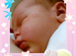 покушали и уснули у мамы на сисе