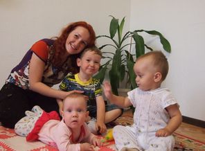 двое моих детей и племяшка справа