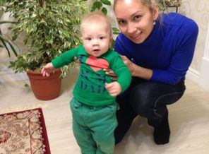 Ролан в зеленых джинсиках)