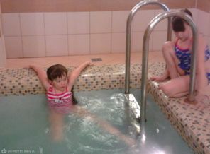 доча и племяшка не разлей вода.