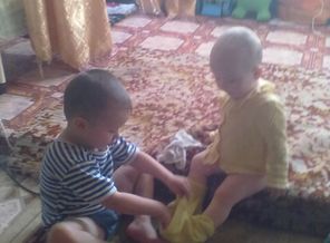 Хороший братик)))