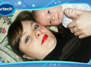 Мамины руки самые родные, а сынулины ручки самые дорогие и любимые))))