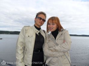 я с сестрой, мы с ней совсем не похожи
