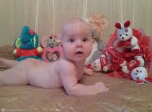 Чтобы не заболеть, я закаляюсь принимая воздушную ванну :)
