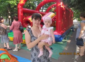 Сашенька с мамой на прогулке