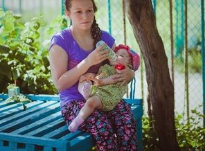 Что-то новое совсем – объеденье прямо! Посмотрите, как я ем, Что дала мне мама!.