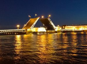 Наконец-то увидела развод мостов!
