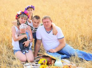 Семейная традиция путешествовать всей семьей)