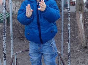 Наш модник :)
