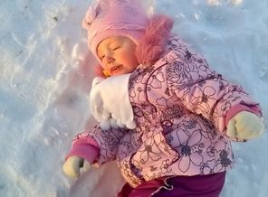 катаемся в снегу)