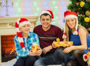 Пока нас еще трое