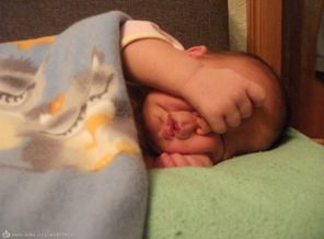спит Димонька