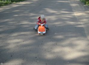 Будущий гонщик!