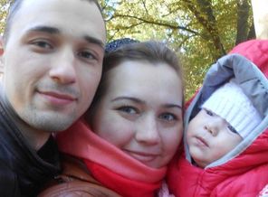 Обнимаемся втроем)