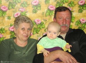 мои папа и мама с внучкой