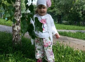 Моя Любимая Ксюня рядом с березкой!