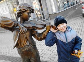 8летие)