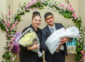 Папа забирает нас домой с доченькой