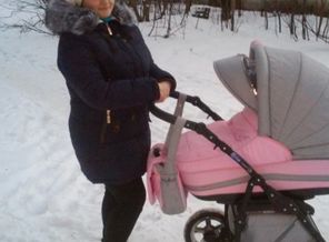 на прогулке с мамой