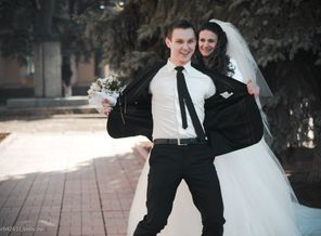 Как за каменной стеной*)