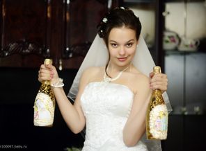 Я со своим шампанским)