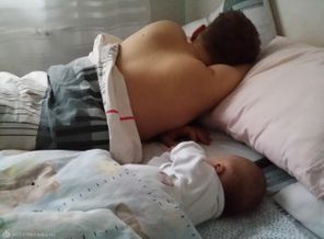 мои любимые спят)) что папа, что доча)