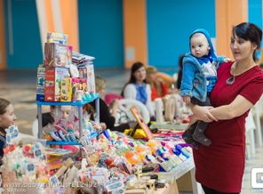 Я с младшеньким)Думаем что бы прикупить на новогодние подарки для друзей?