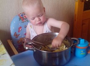 Мама, сколько раз тебе объяснять, что с кастрюли еда всегда вкуснее?)))