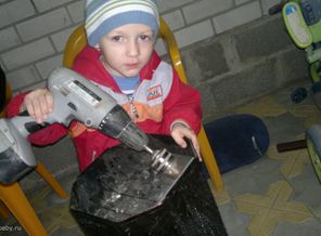 Мастер!!!Весь в папу..