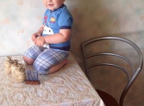 Сам залез и балдеет)