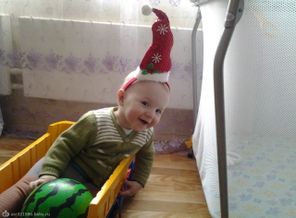 поехал за подарками.